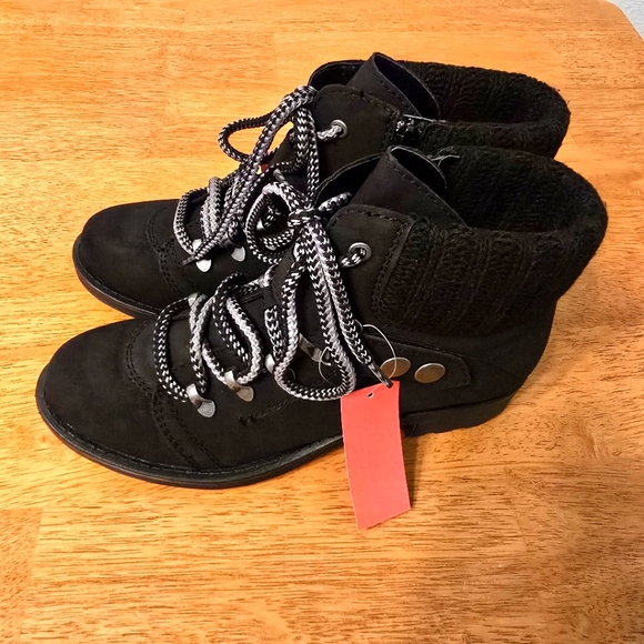 American Rag Harvey Hiking Boots, Size 9M, Black- New in Box - Picture 2 of 11